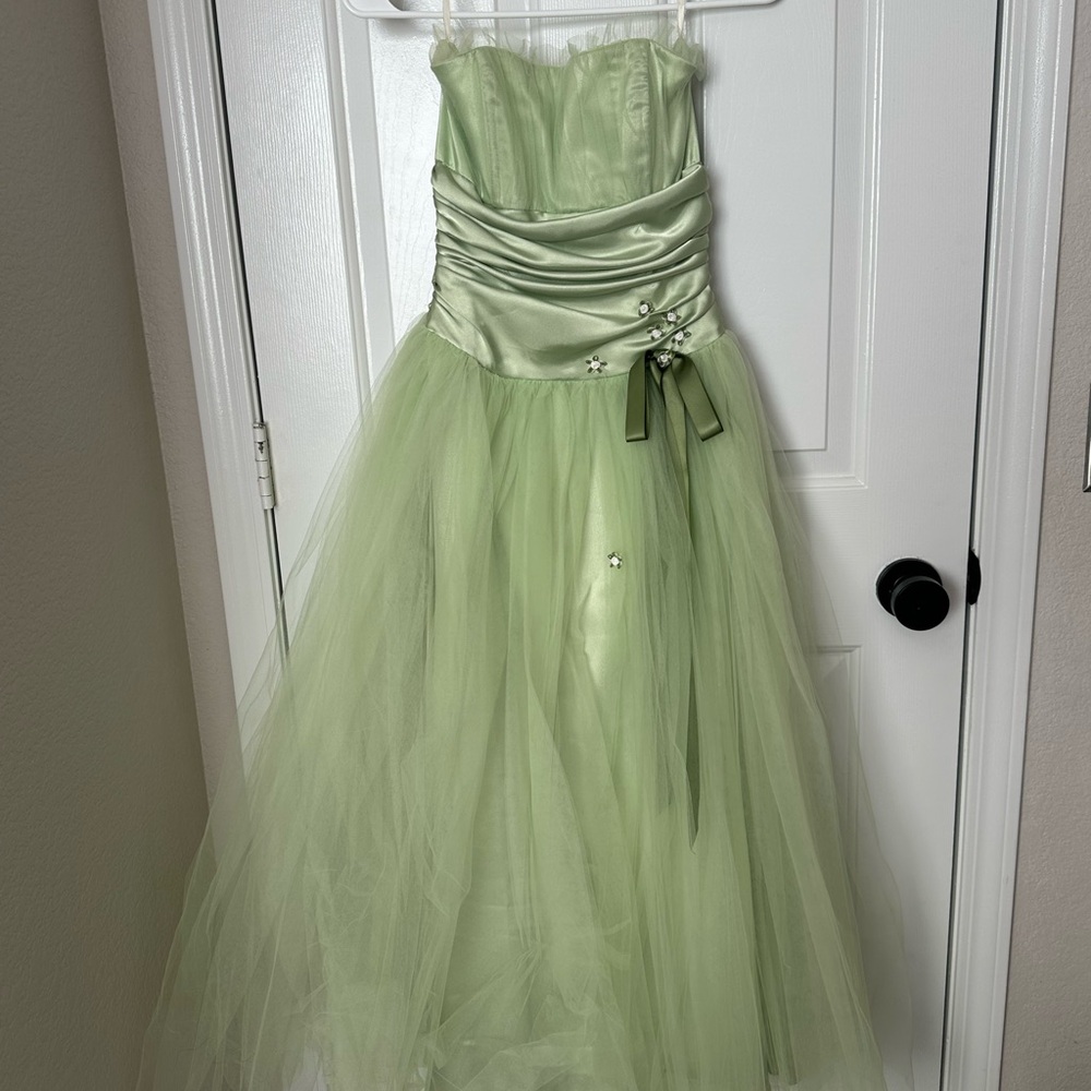 Jessica McClintock Light Green Prom Dress